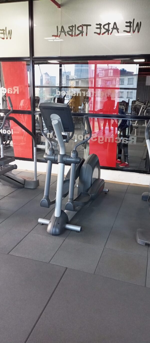 Life Fitness Cross Trainer - Image 3