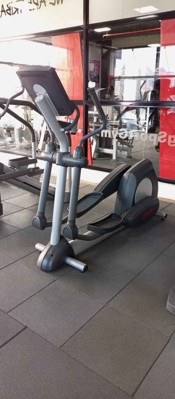 Life Fitness Cross Trainer - Image 4