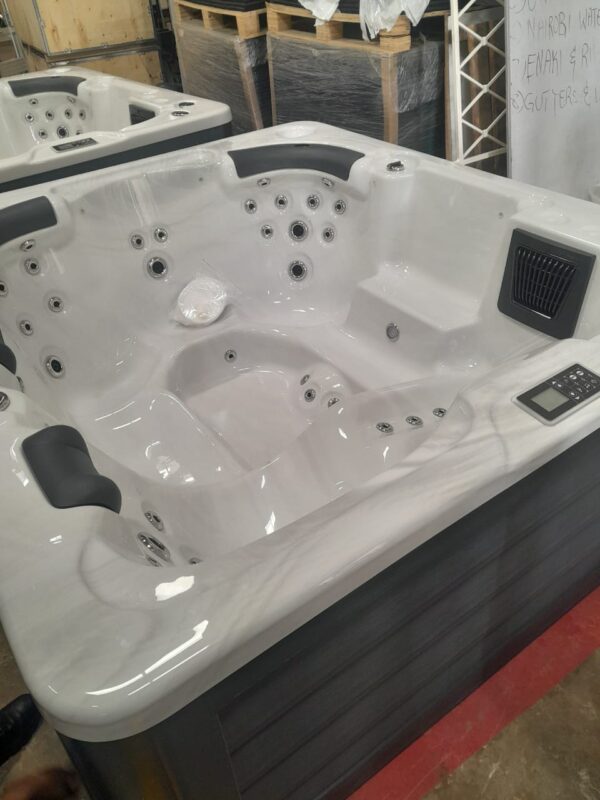 Jacuzzi Naried - Image 2
